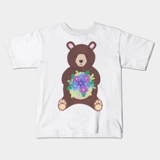 Cute bear holding bouquet of flowers Kids T-Shirt